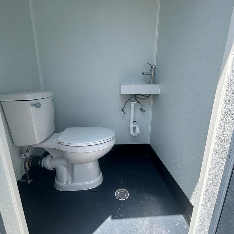 Carregue imagem no visualizador da galeriaUnidade sanitária portátil econômica
