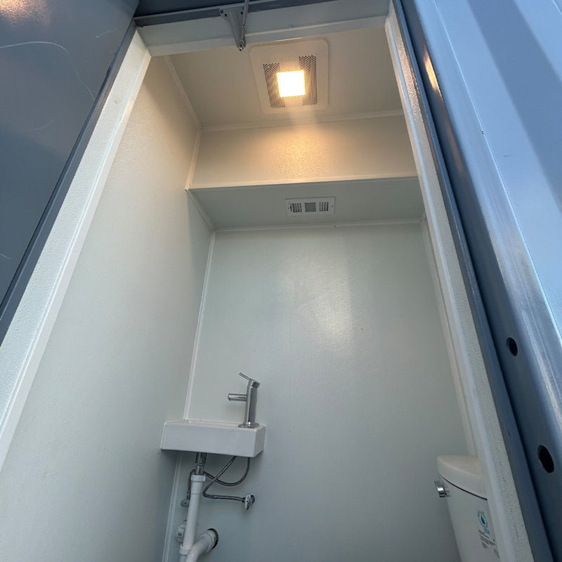 Carregue imagem no visualizador da galeriaUnidade sanitária portátil econômica
